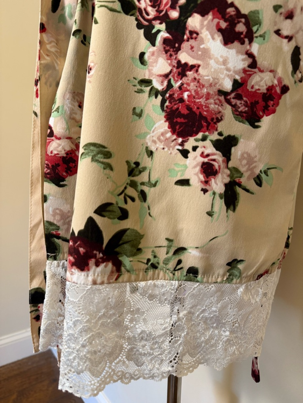 Floral Lace Robe Bridesmaid Getting Ready Boho Kimono Wrap Beige Roses POCKET - Picture 8 of 14